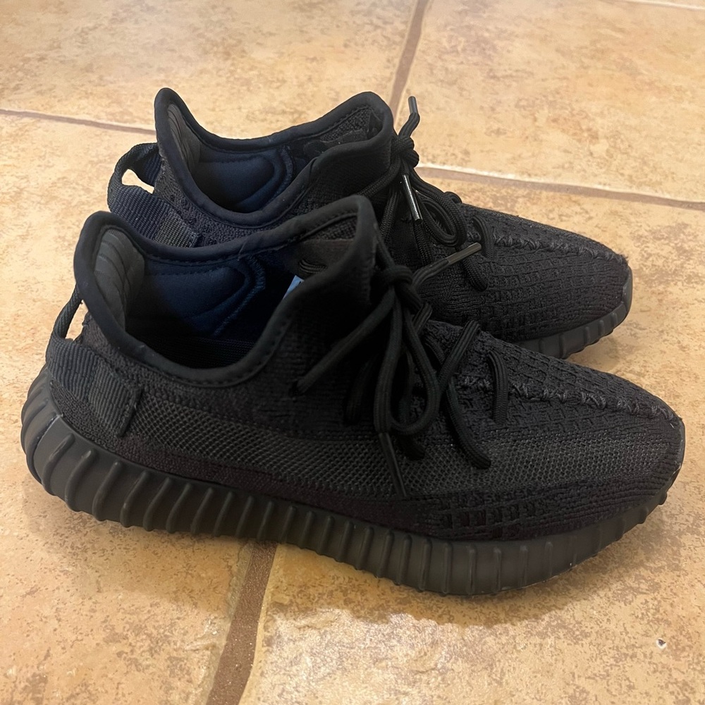 Yeezy Boost 350 V2 Onyx